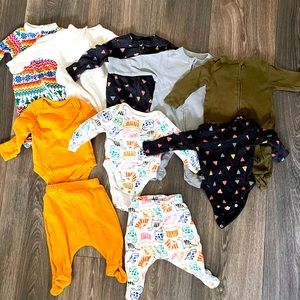 Old Navy Baby newborn onesies pajamas bundle